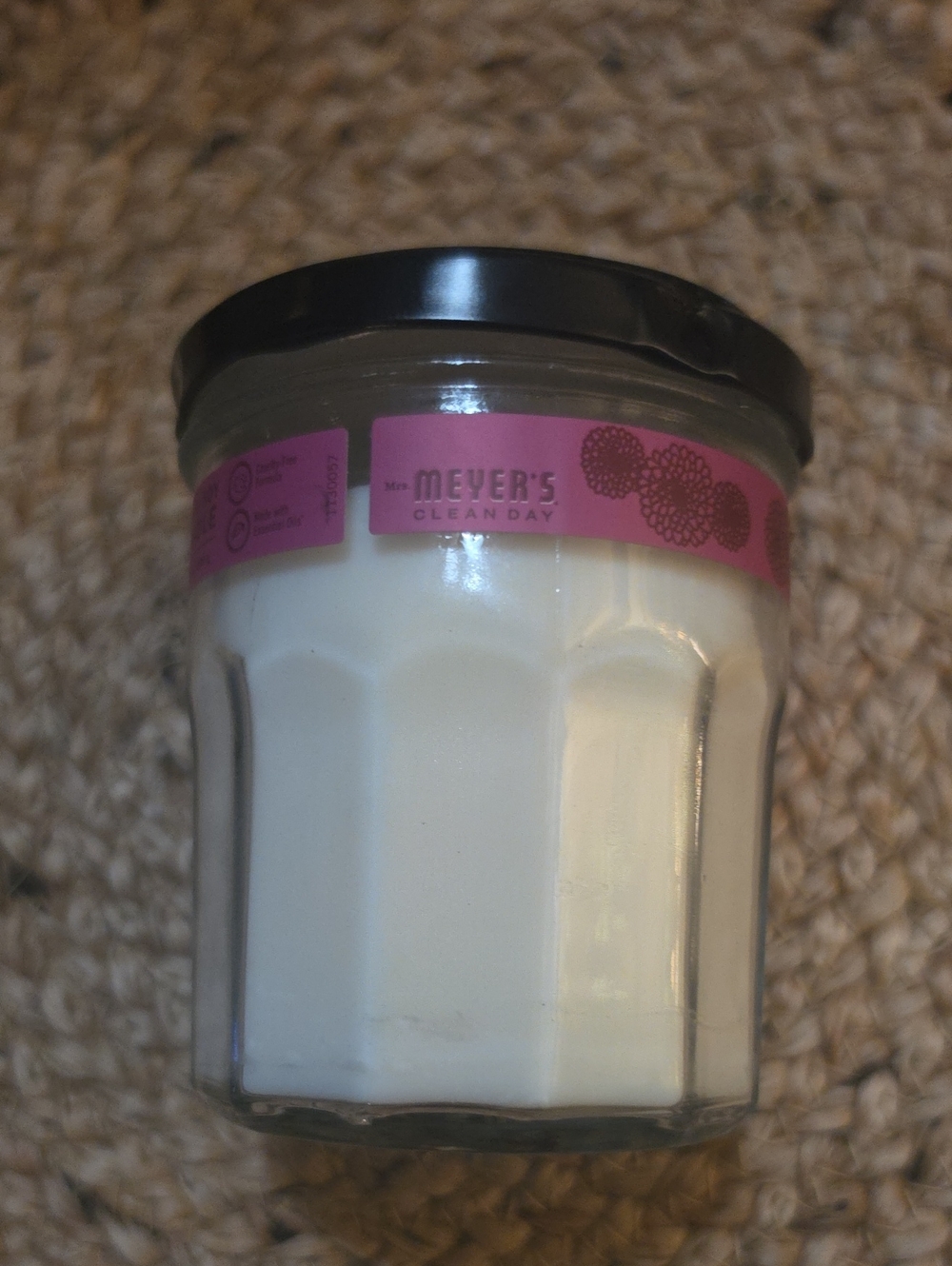 Mrs MEYERS New FALL Candle Mum Scent